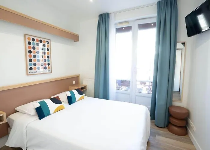 Hôtel Edgar Quinet Paris